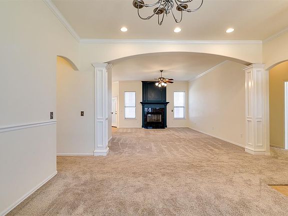 3rd image of 551 W Geronimo Court Way