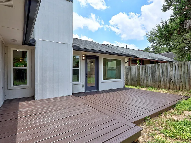 8708 Huebinger Pass — Photo 27