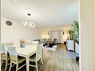 2200 S Cypress Bend Dr #802, Pompano Beach, FL 33069