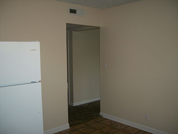 121-B Batey Circle 004_02042016