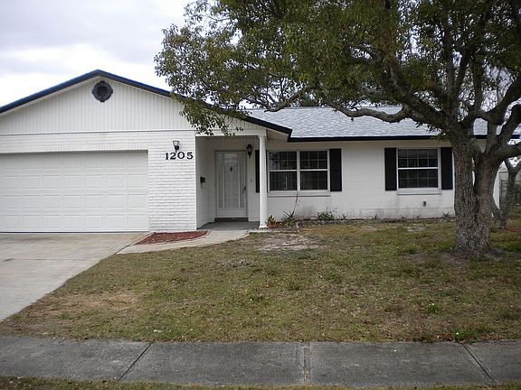 2nd image of 1205 Bonnymede Dr