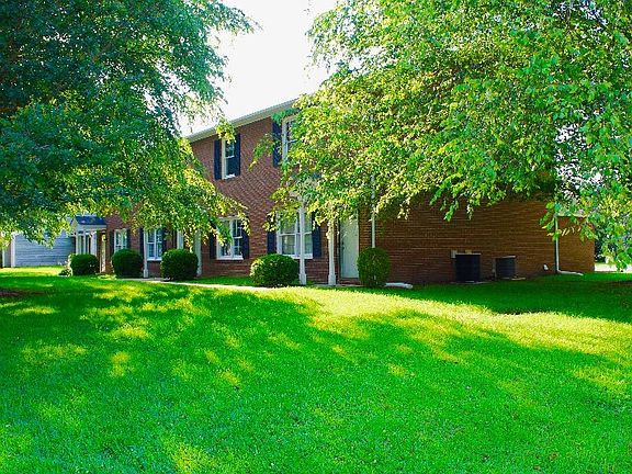 2nd image of 3201 Crestwood Dr