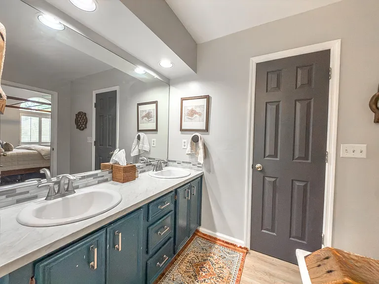202 Gibbon Ct — Photo 11