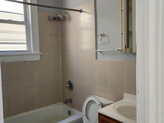 2nd image of 31 Spruce St APT 3W