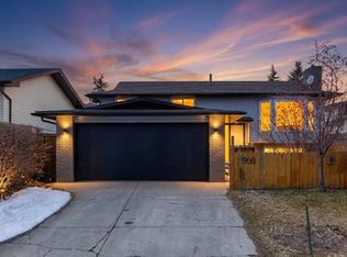 956 E Bracewood Rise SW, Calgary, AB T2W3C9