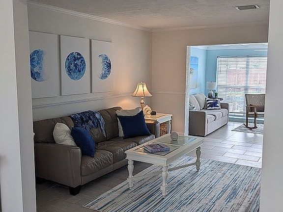 3rd image of 1137 Beach Rd
