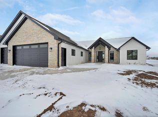 110 Beckerae Ct, Wrightstown, WI 54180