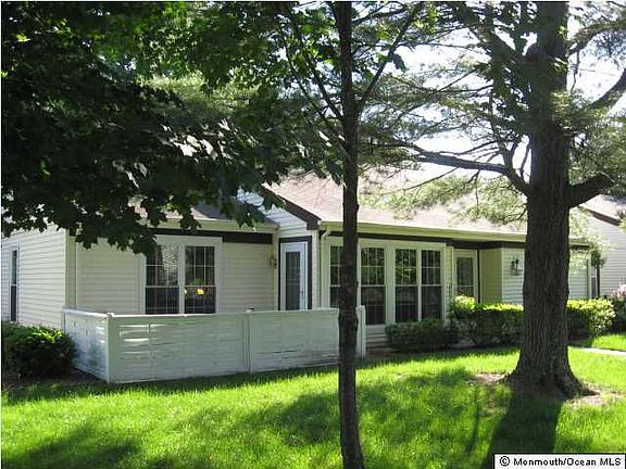 2nd image of 866 Liverpool Circle #A