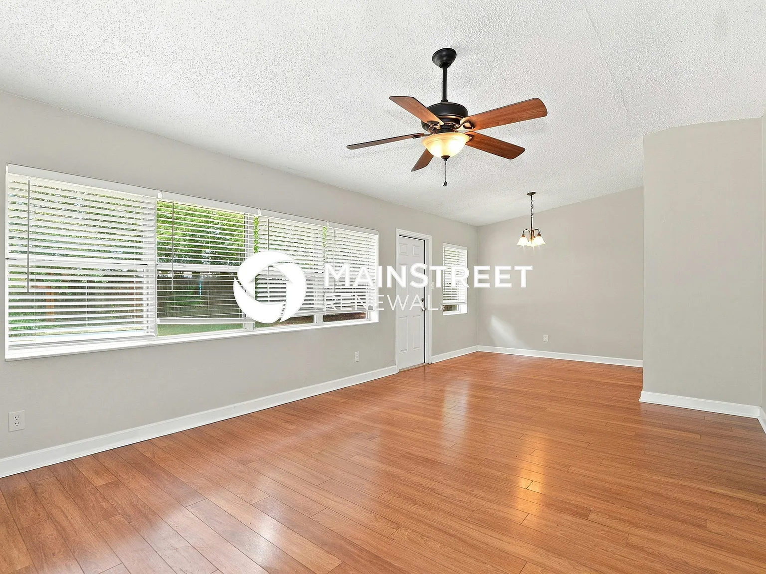 135 N Lakewood Circle — Photo 3