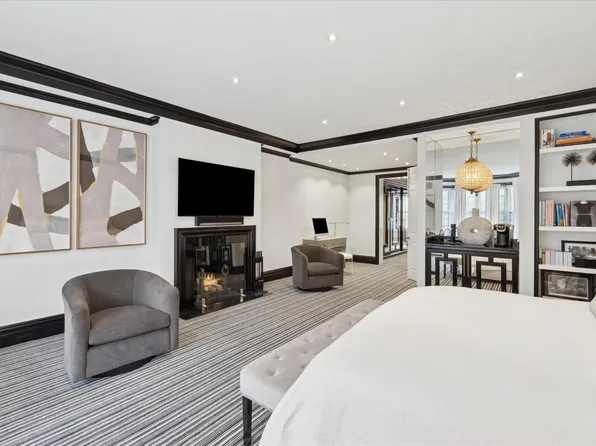 132 East 62nd Street image 12 of 20