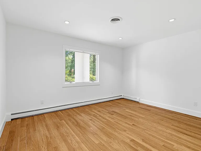 12 Wyeth Ct — Photo 16