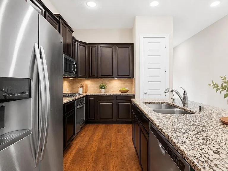 22503 Miramar Bend Dr — Photo 10