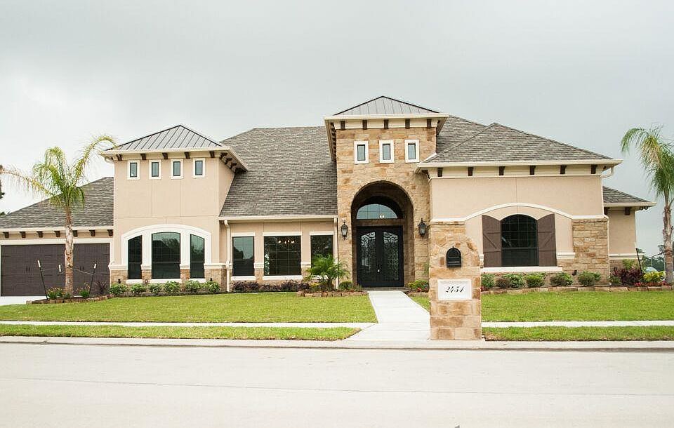 1st image of 2451 Palmer Dr