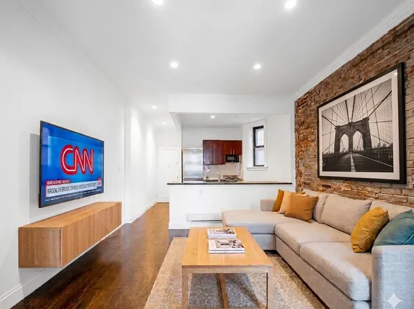 344 East 55th Street image 1 of 4