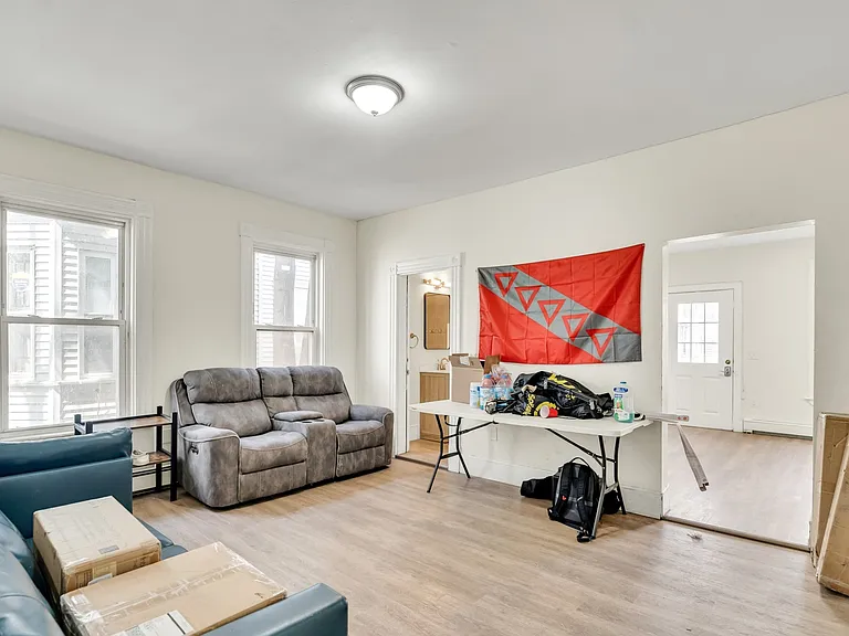 20 Ashford St #1A — Photo 8