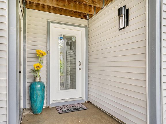 3rd image of 342 Mariners Cove Ct #D
