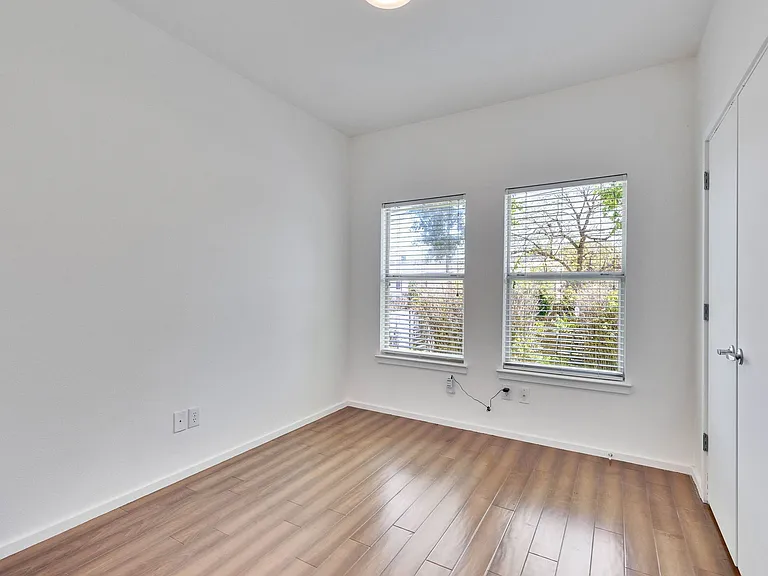 3808 Menchaca Rd — Photo 20