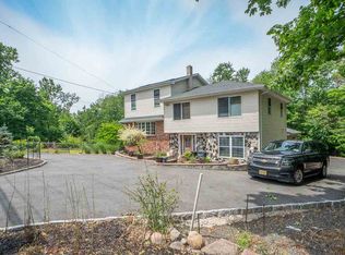 467 Squaw Brook Rd, North Haledon, NJ 07508