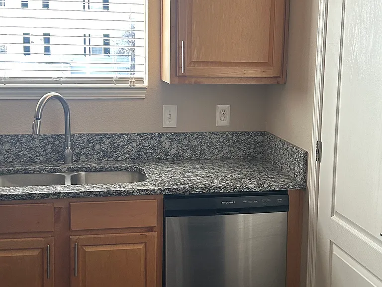 12833 Tradd St #2C — Photo 15