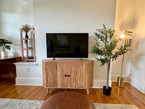 2nd image of 187 Webster St APT 1