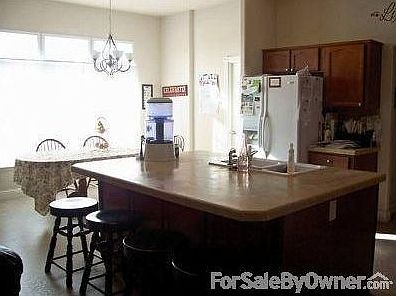 Kitchen island/dining room
