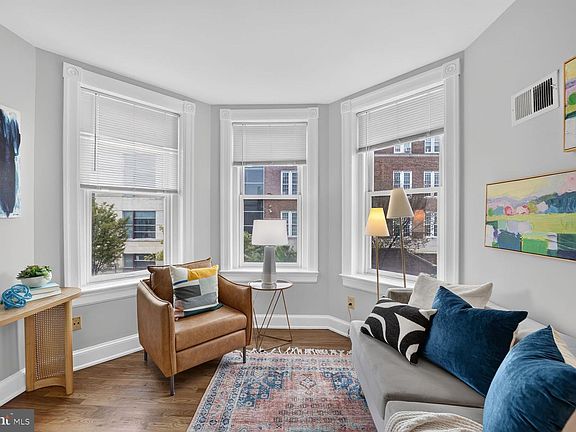 4th image of 516 4th St NE APT 202