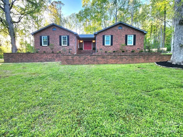 1588 Falconwood Cir, Rock Hill, SC 29732