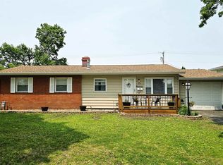 925 Parkview Rd, Galesburg, IL 61401