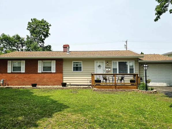 925 Parkview Rd, Galesburg, IL 61401