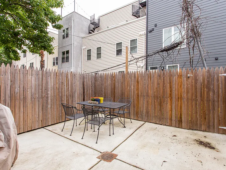 1711 Latona St — Photo 10