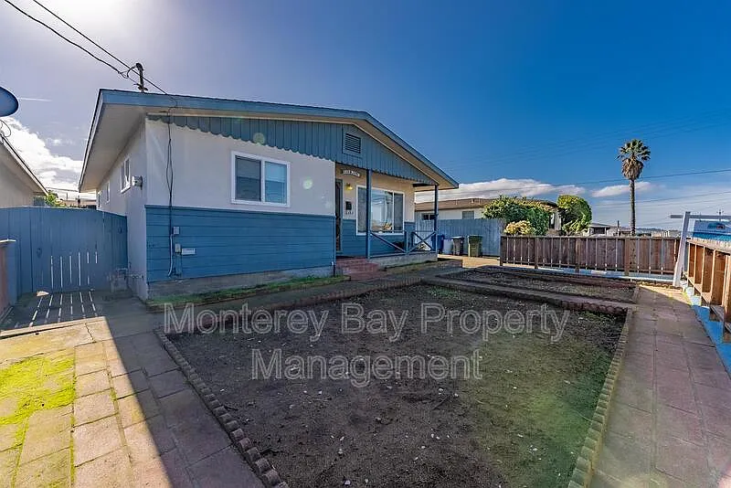 1212 Palm Ave photo 1