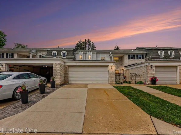 99 Manor Way, Rochester, MI 48309