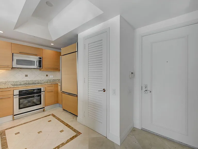 322 Karen Ave #804 — Photo 2