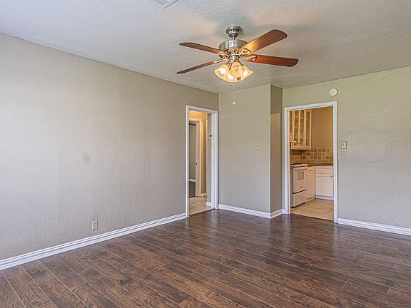 4th image of 615 Bluebonnet Dr
