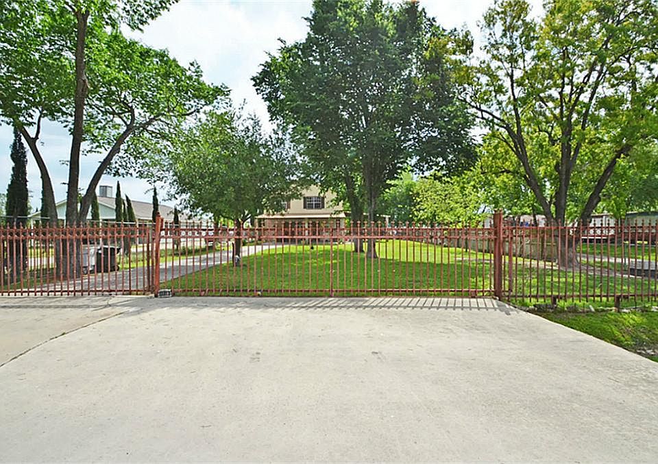 1st image of 15910 Faywood Dr