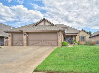 8405 NW 141st Cir, Oklahoma City, OK 73142