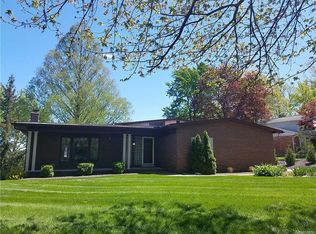 36214 Smithfield Rd, Farmington, MI 48335