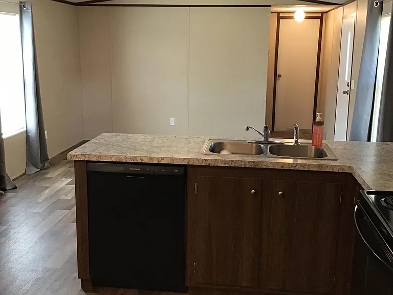 315 Juniper Dr — Photo 4