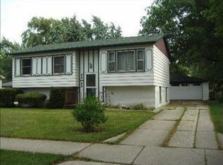 8825 Fairway Dr, Orland Park, IL 60462