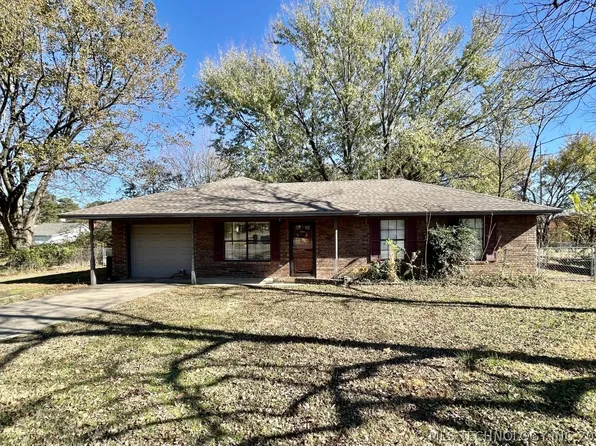 201 Carrol Heights Dr, Poteau, OK 74953