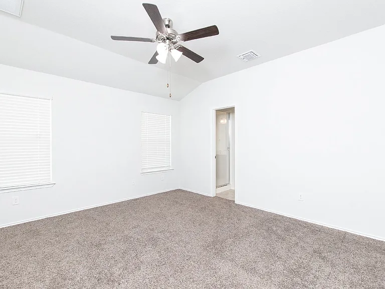 2033 Mallard Ct — Photo 18