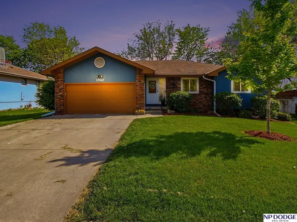 13947 Arbor Cir, Omaha, NE 68144
