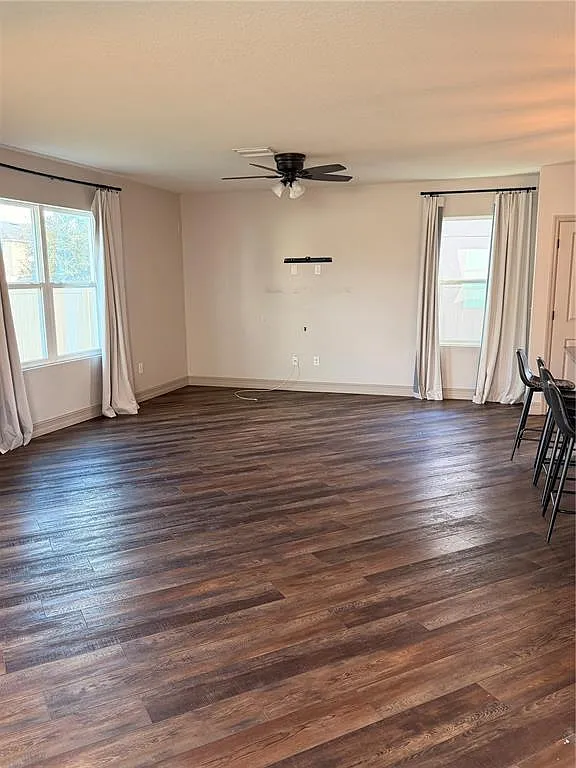 4 bed, 2.5 bath, 2260 sqft, $2,600 — Photo 4