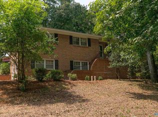 7916 Valley View Dr SE, Huntsville, AL 35802