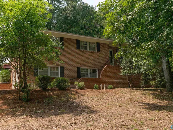 7916 Valley View Dr SE, Huntsville, AL 35802