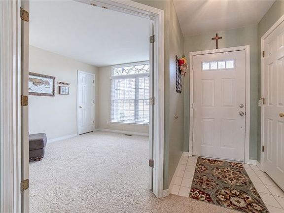 5th image of 14 Kirkdouglas Ln