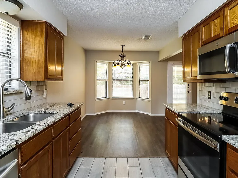 721 Owens Dr — Photo 9
