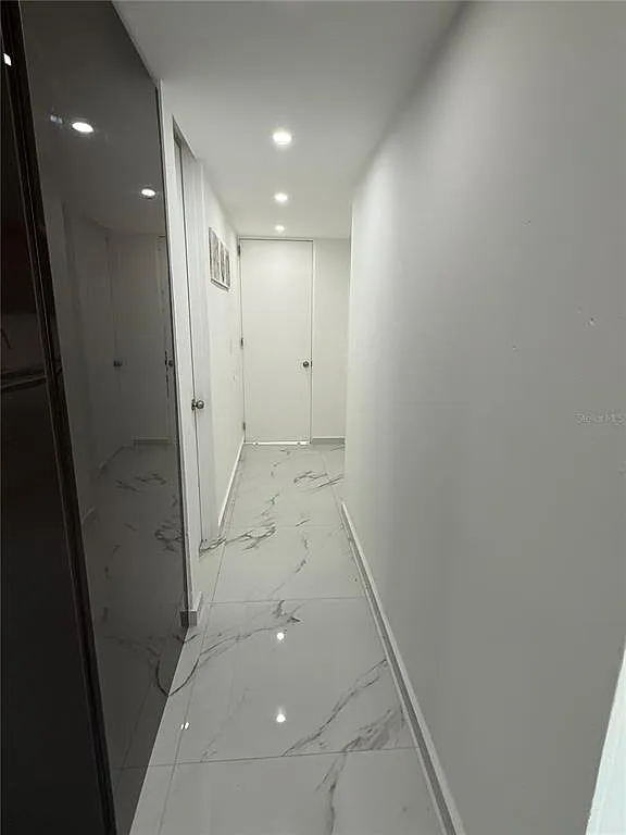 3 bed, 2.0 bath, 1300 sqft, $2,500 — Photo 2