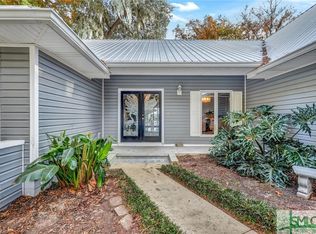 859 Lake Dr, Midway, GA 31320