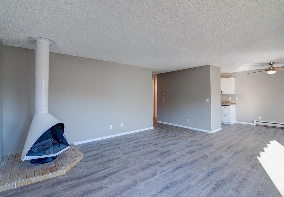 1st image of 1609 8th St NE #A213